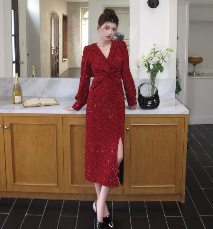 2026 Autumn French V-Neck Rhinestone Dress Women Slim Waist Red Elegant