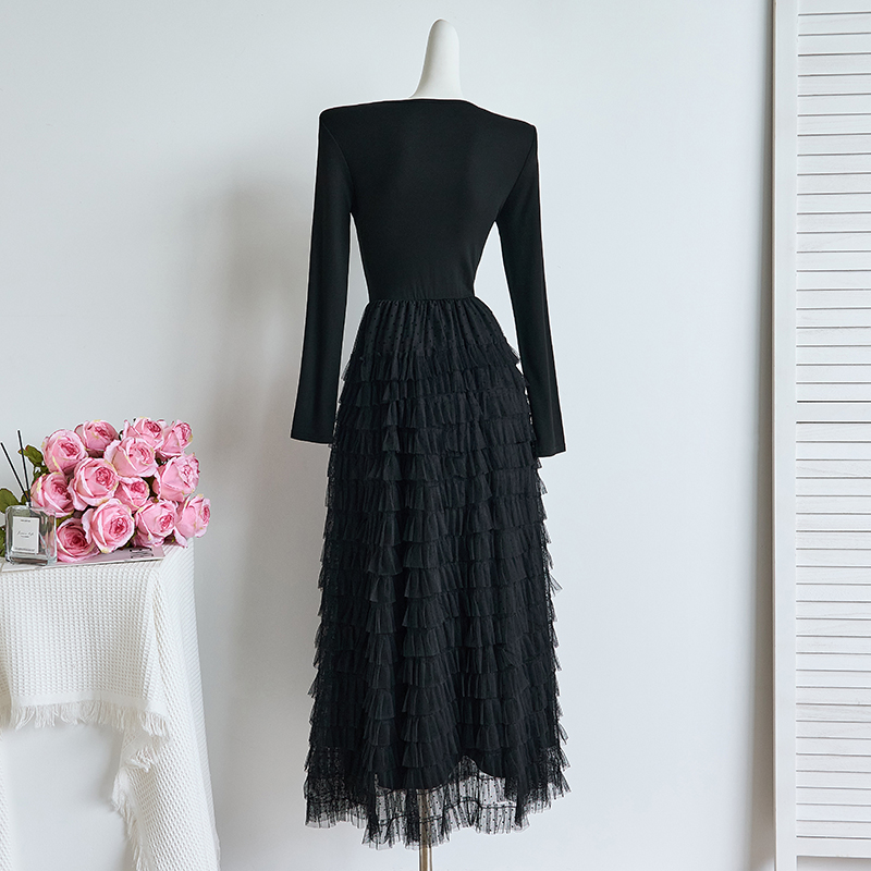 2026 Black V-Neck Long Sleeve Lace Tiered Dress for Women Petite Korean Commuter Slimming Long Dress - Image 3