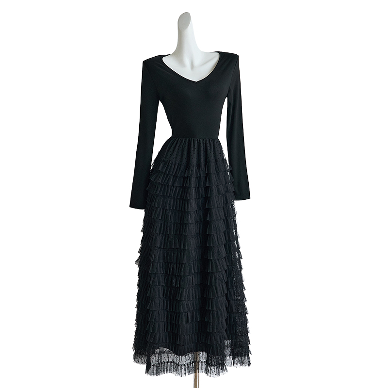 2026 Black V-Neck Long Sleeve Lace Tiered Dress for Women Petite Korean Commuter Slimming Long Dress - Image 4