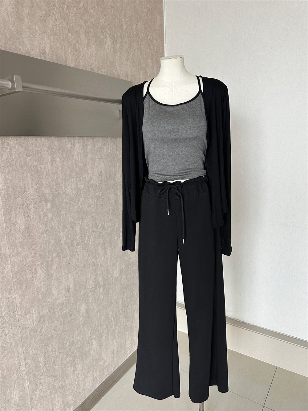 2026 Early Autumn Color Block Cami Top Cardigan Jacket Straight Pants 3-Piece Set for Women - Image 4