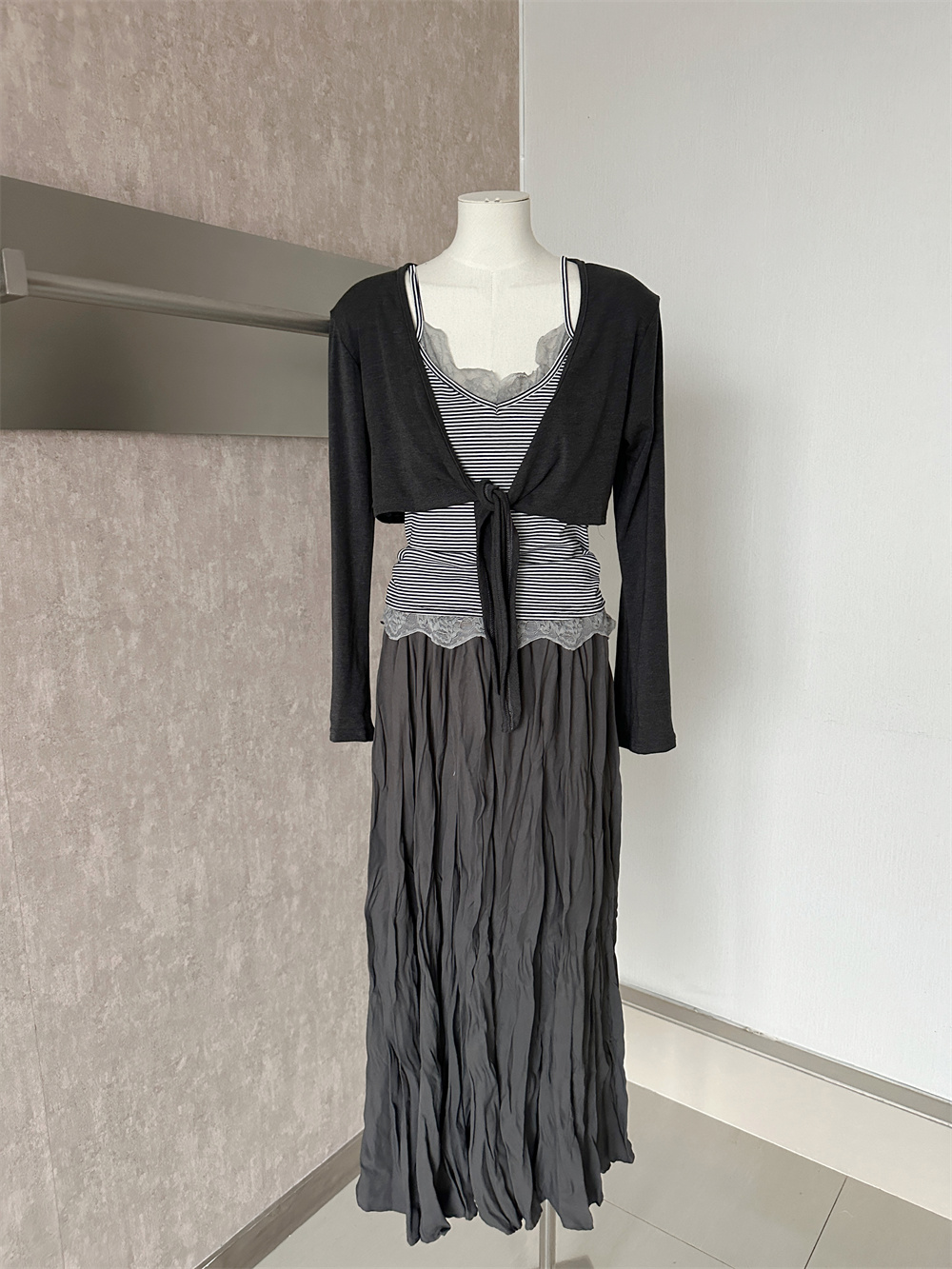 2026 Early Autumn Korean Style Three-Piece Set with Lace-Up Cover-Up Jacket, Lace-Trim Striped Vest, and Pleated Skirt - Image 3