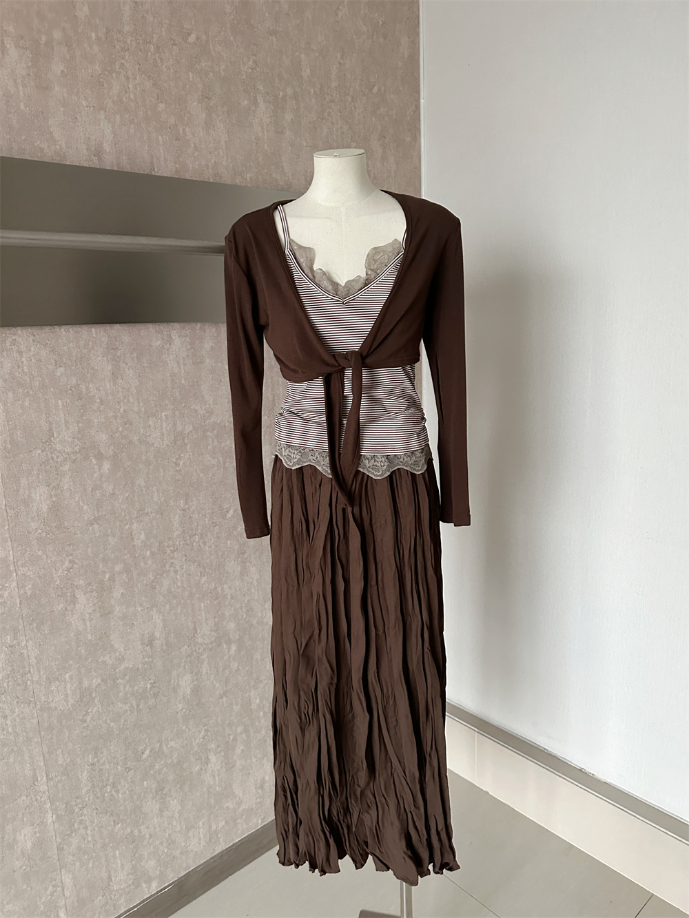 2026 Early Autumn Korean Style Three-Piece Set with Lace-Up Cover-Up Jacket, Lace-Trim Striped Vest, and Pleated Skirt - Image 4