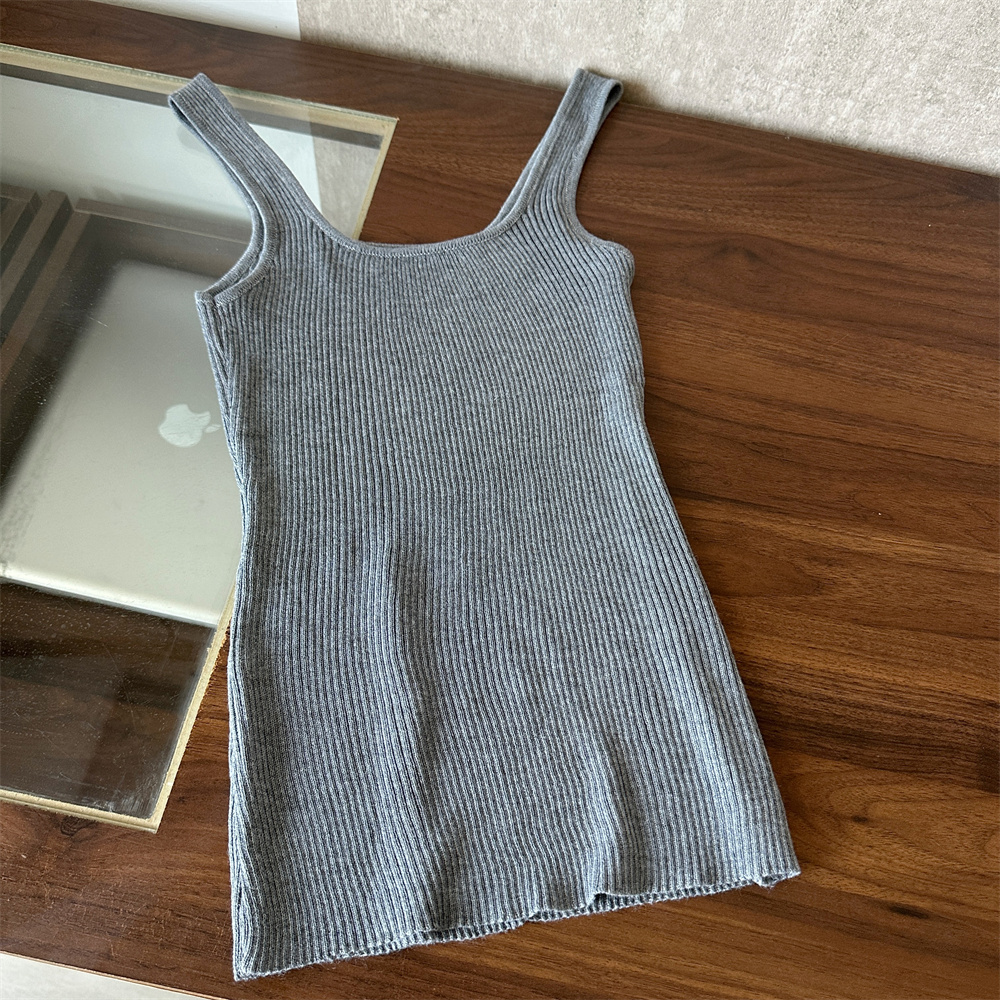 2026 Early Autumn New Elegant Minimalist Solid Color Relaxed Knit Cardigan Vest Skirt Three-Piece Set - Image 5