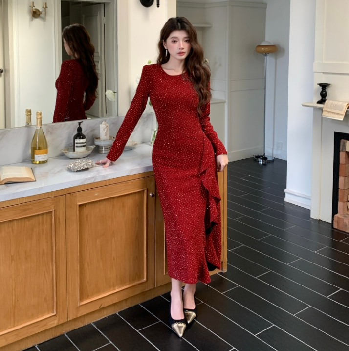 Autumn New Women's Red Dress 2026 Hot-Selling High-End Rhinestone Evening Gown