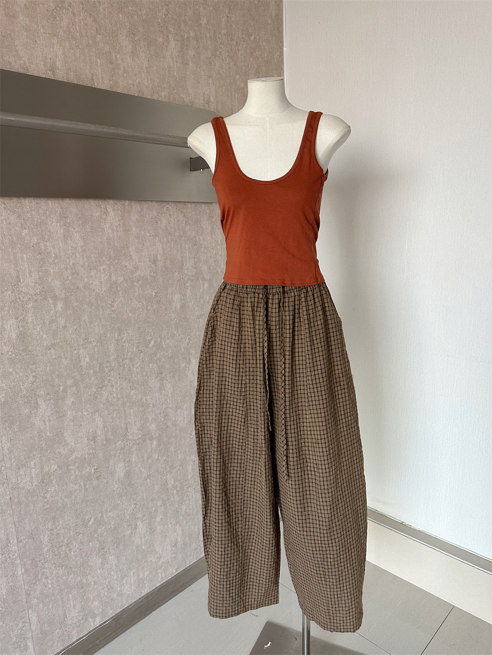 Women's 3-Piece Knit Cami Cardigan Plaid Wide-Leg Pants Set Korean Lazy Style Early Fall 2026 - Image 3